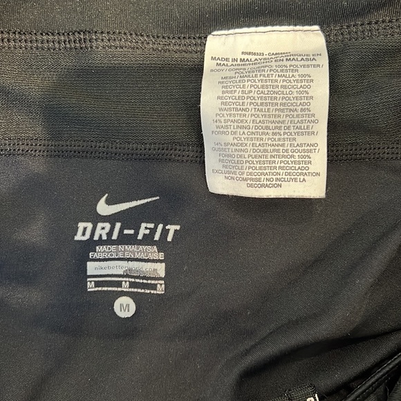 Nike running short. Black and white. Size medium - Picture 4 of 4